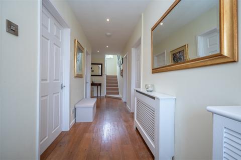 18 Castle Close, Henley-in-arden, B95 5LR