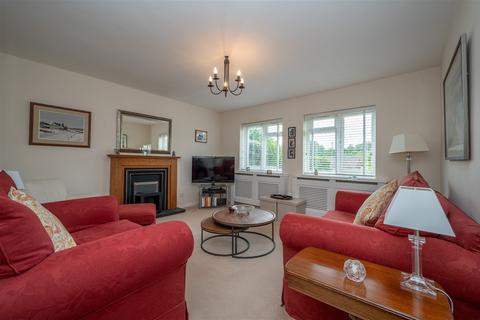 18 Castle Close, Henley-in-arden, B95 5LR