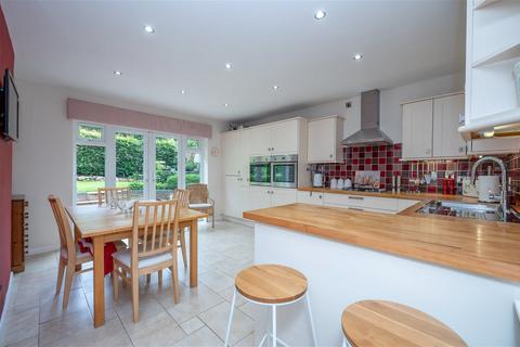 18 Castle Close, Henley-in-arden, B95 5LR