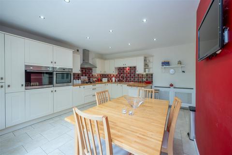 18 Castle Close, Henley-in-arden, B95 5LR