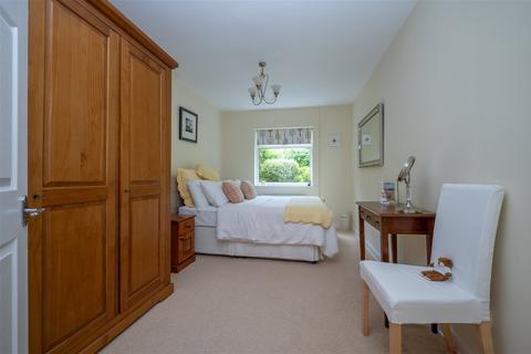 18 Castle Close, Henley-in-arden, B95 5LR