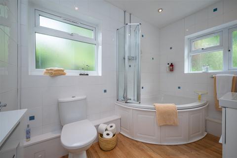 18 Castle Close, Henley-in-arden, B95 5LR