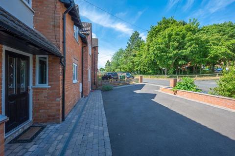 24 Cherry Orchard, Henley-in-arden, B95 5JW