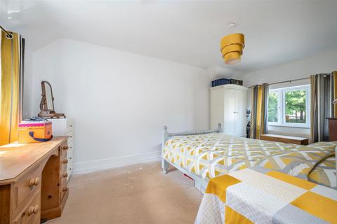 24 Cherry Orchard, Henley-in-arden, B95 5JW