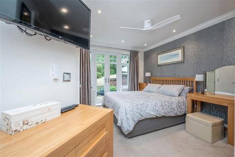 Apartment 6, Deer's Leap Bear Lane, Henley-in-arden, B95 5JJ