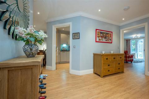 Apartment 6, Deer's Leap Bear Lane, Henley-in-arden, B95 5JJ