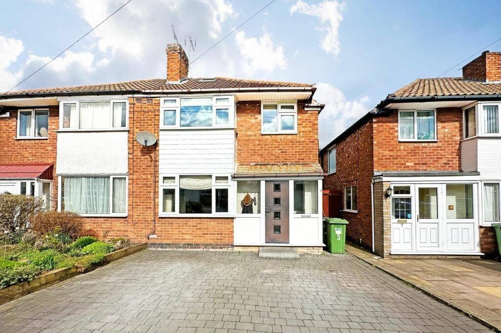 Studley Croft, Solihull B92 3 bed semidetached house for sale £320,000