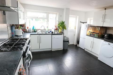 27 Crooks Lane, Studley, B80 7QX