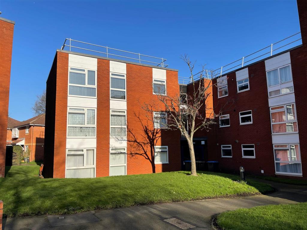 Hazelwood Road, Birmingham B27 2 bed flat - £135,000