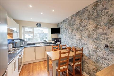 5 Knowle Lane, Wyke, Bradford, BD12 9BE