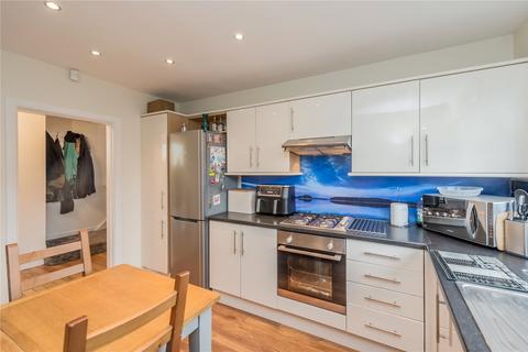5 Knowle Lane, Wyke, Bradford, BD12 9BE