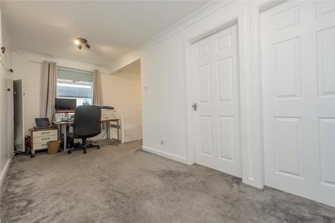 5 Knowle Lane, Wyke, Bradford, BD12 9BE