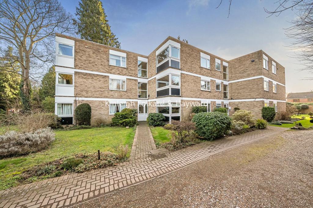 Manor Park Road, Chislehurst 2 bed flat for sale £365,000