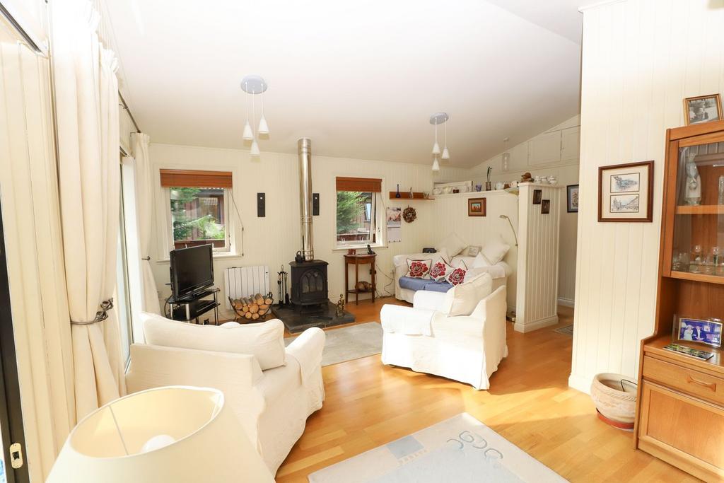Dining Lounge