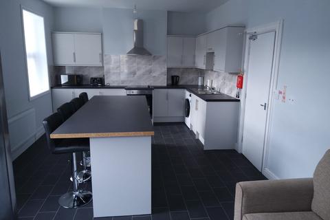 4 bedroom house share to rent, Barnsley, S71