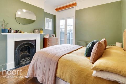 20 Ravenswood Road, London, E17 9LY