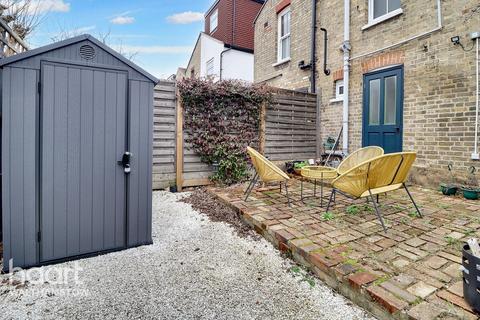 20 Ravenswood Road, London, E17 9LY