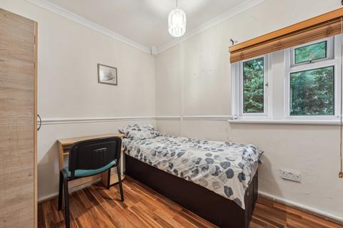 4 bedroom semi-detached house to rent - Norbroke Street, London