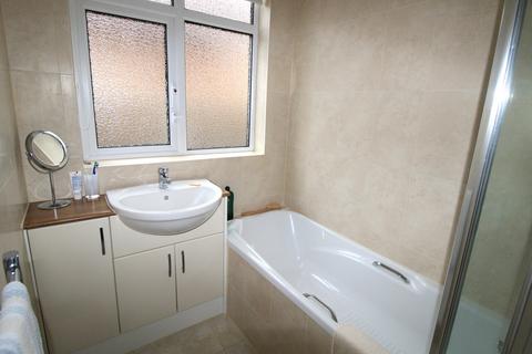 3 Gaynes Court, Upminster, RM14 2JH