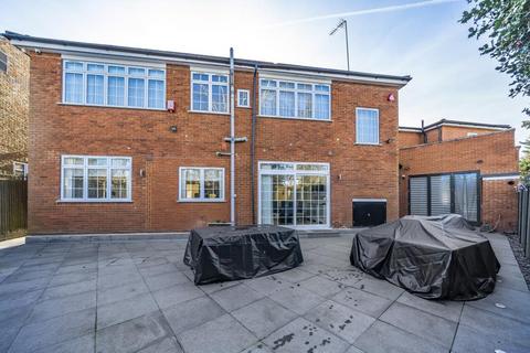 7 bedroom detached house for sale, Crooked Usage,  Finchley,  N3