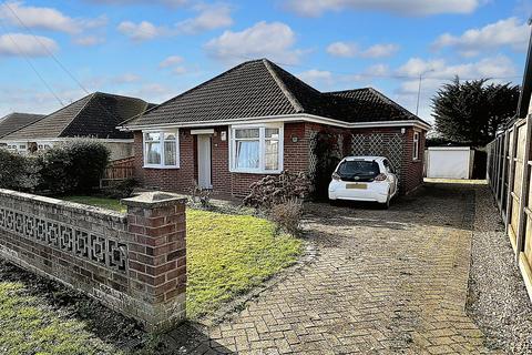 3 bedroom detached bungalow for sale, Springfield Avenue, Holbury, SO45
