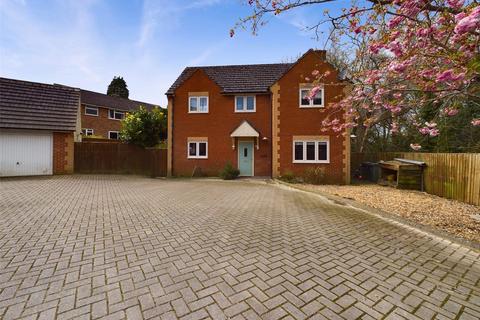 4 bedroom detached house for sale, Bath Road, Stroud, Gloucestershire, GL5