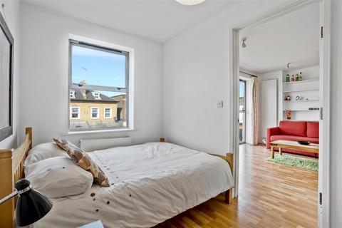 3 bedroom apartment for sale - Seven Sisters Road, London