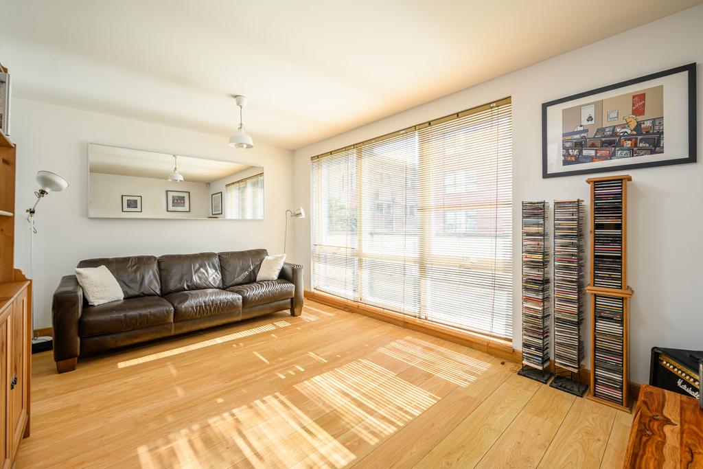Coburg Street, Edinburgh EH6 1 bed ground floor flat for sale £170,000
