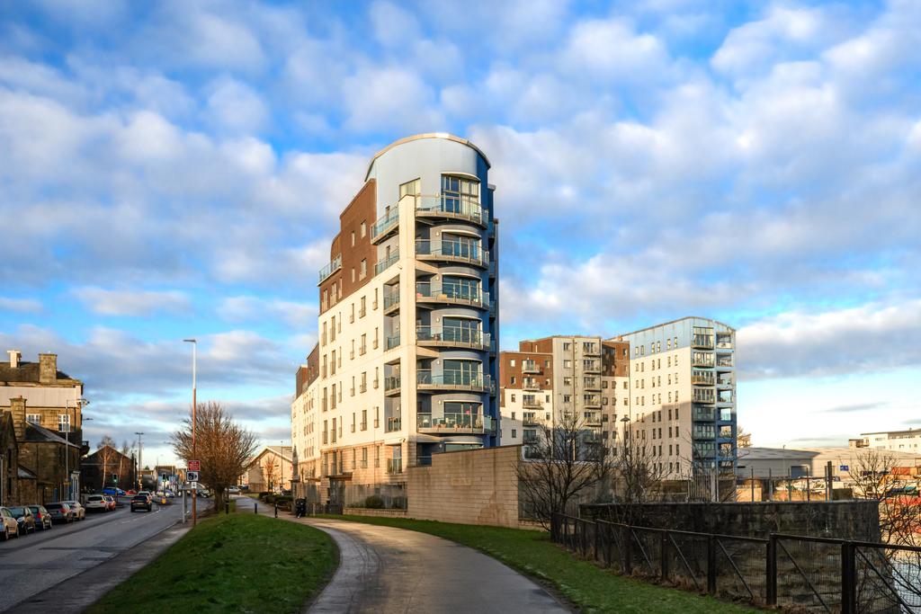 Lower Granton Road, Edinburgh EH5 2 bed flat for sale £260,000