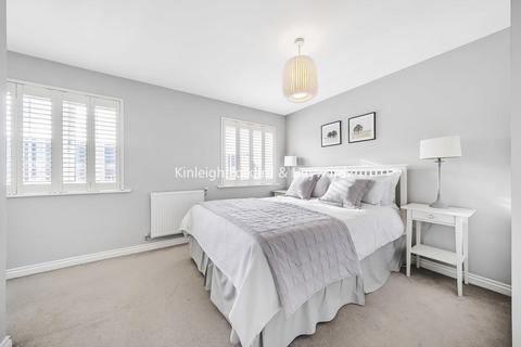 95 Waratah Drive, Chislehurst, BR7 5FP
