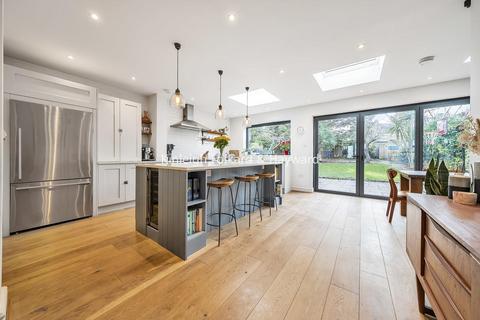 131 Green Lane, Chislehurst, BR7 6AX