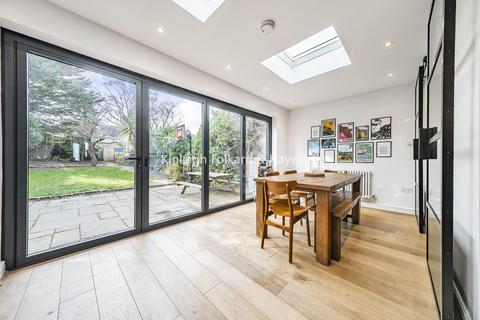131 Green Lane, Chislehurst, BR7 6AX