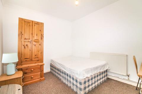 4 bedroom terraced house to rent - Canterbury Drive, Headingley, Leeds, LS6