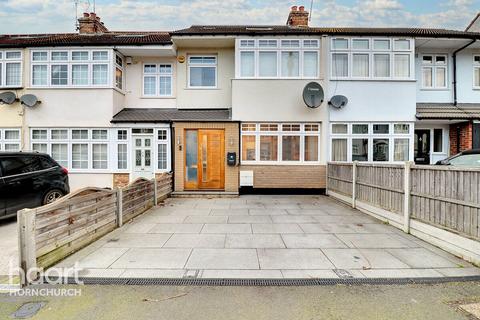 4 bedroom terraced house for sale - Macdonald Avenue, HORNCHURCH