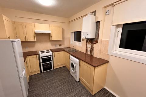 2 bedroom flat to rent, Hillhead Avenue, Carluke, ML8