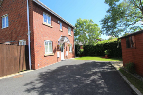 3 bedroom semi-detached house to rent, Whinfield Lane, Preston PR2