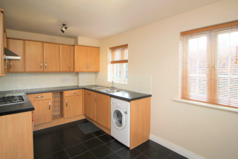 3 bedroom semi-detached house to rent, Whinfield Lane, Preston PR2