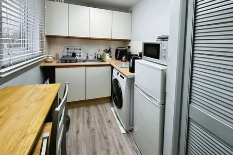 1 bedroom apartment for sale, Stonefield Close, Eastleaze, Swindon, SN5 7EH