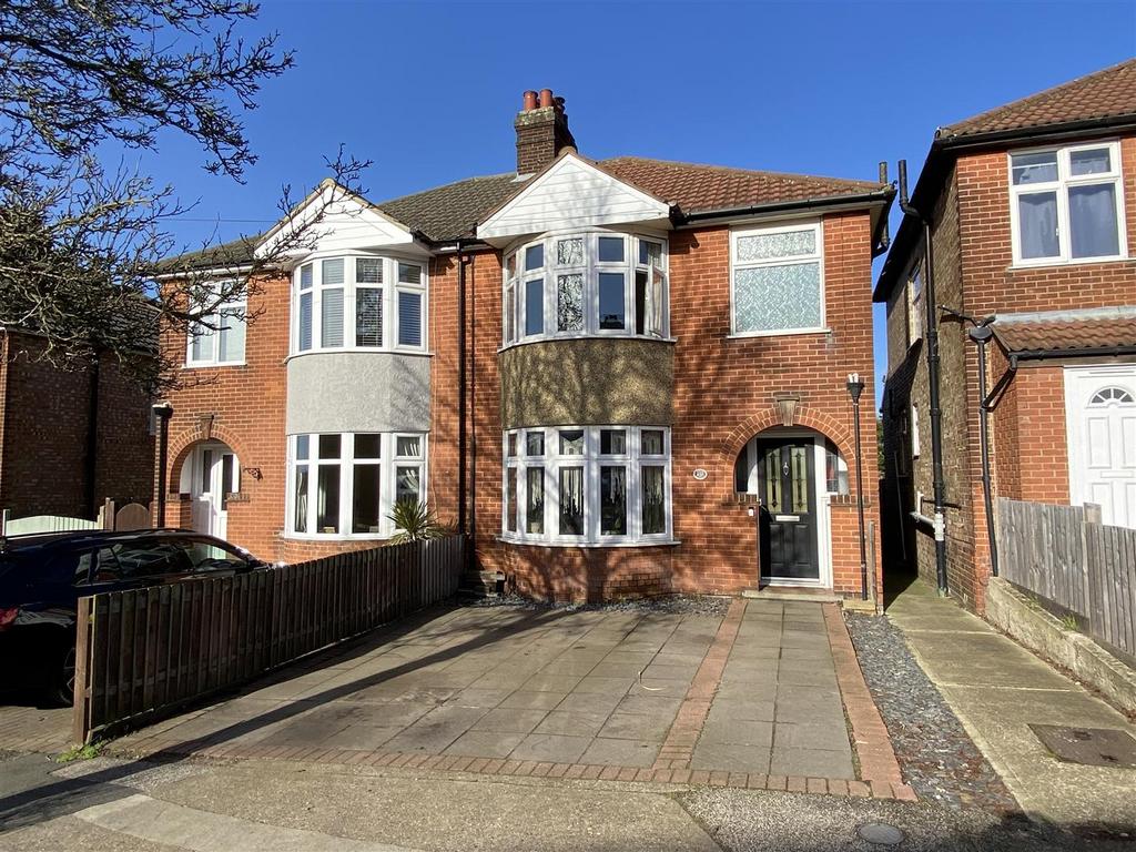 Park View Road, Ipswich IP1 3 bed semidetached house for sale £300,000