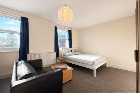 House share to rent, Holloway Road, Archway