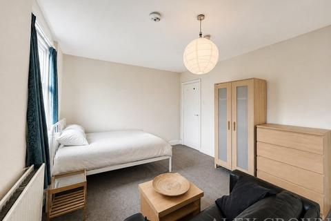 House share to rent, Holloway Road, Archway