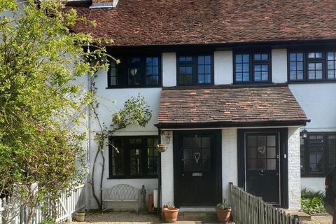 4 North Row, Fulmer, Slough, SL3 6HT