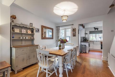 4 North Row, Fulmer, Slough, SL3 6HT