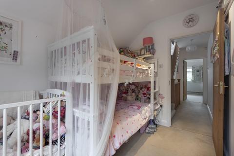 4 North Row, Fulmer, Slough, SL3 6HT