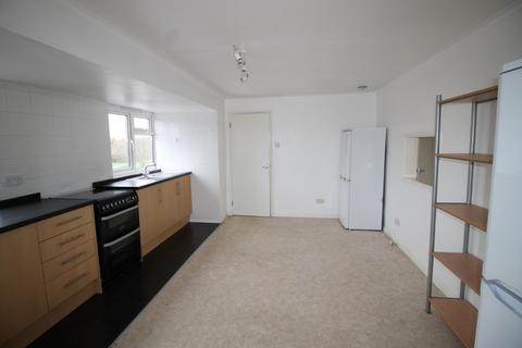 2 bedroom maisonette to rent, Oxford Road, High Wycombe HP14