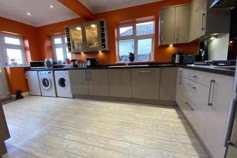 26 Dereham Avenue, Ipswich, IP3 0QB