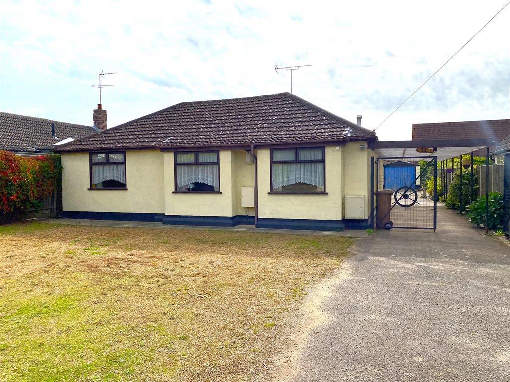 Main Road, Kesgrave IP5 2 bed detached bungalow for sale £350,000