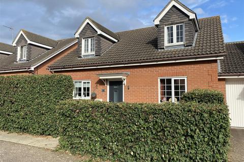 4 bedroom link detached house for sale, Llewellyn Drift, Grange Farm IP5