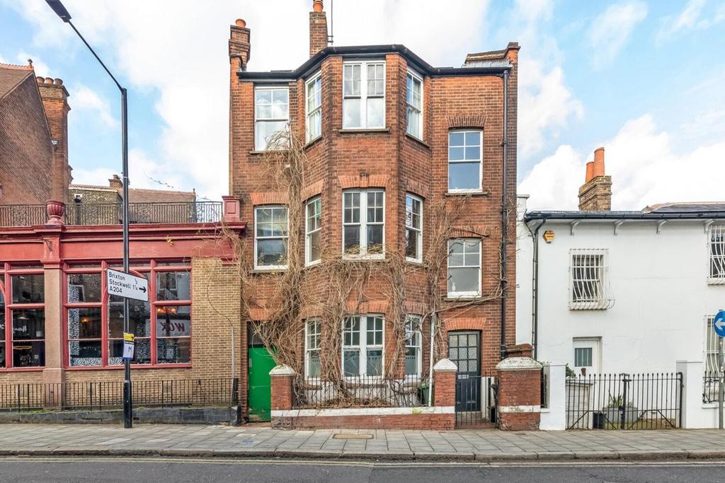 Brixton Water Lane, London, SW2 3 bed apartment £625,000