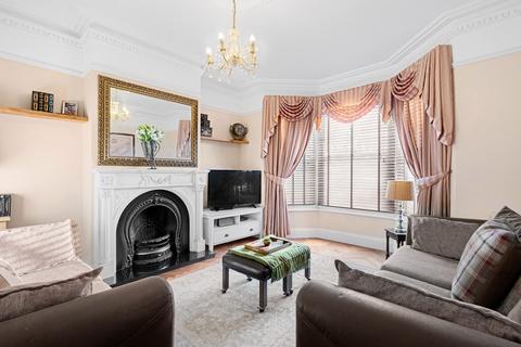 112 Old Road West, Gravesend, DA11 0LR